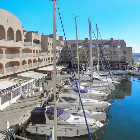 Апартаменты On The French Riviera With Balcony, 150m From The Beach! Йер